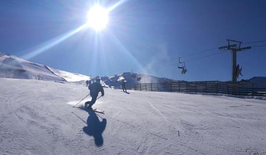 Sierra Nevada cierra la Navidad con 140.000 esquiadores 